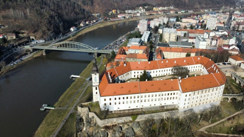 Elegant Elbe